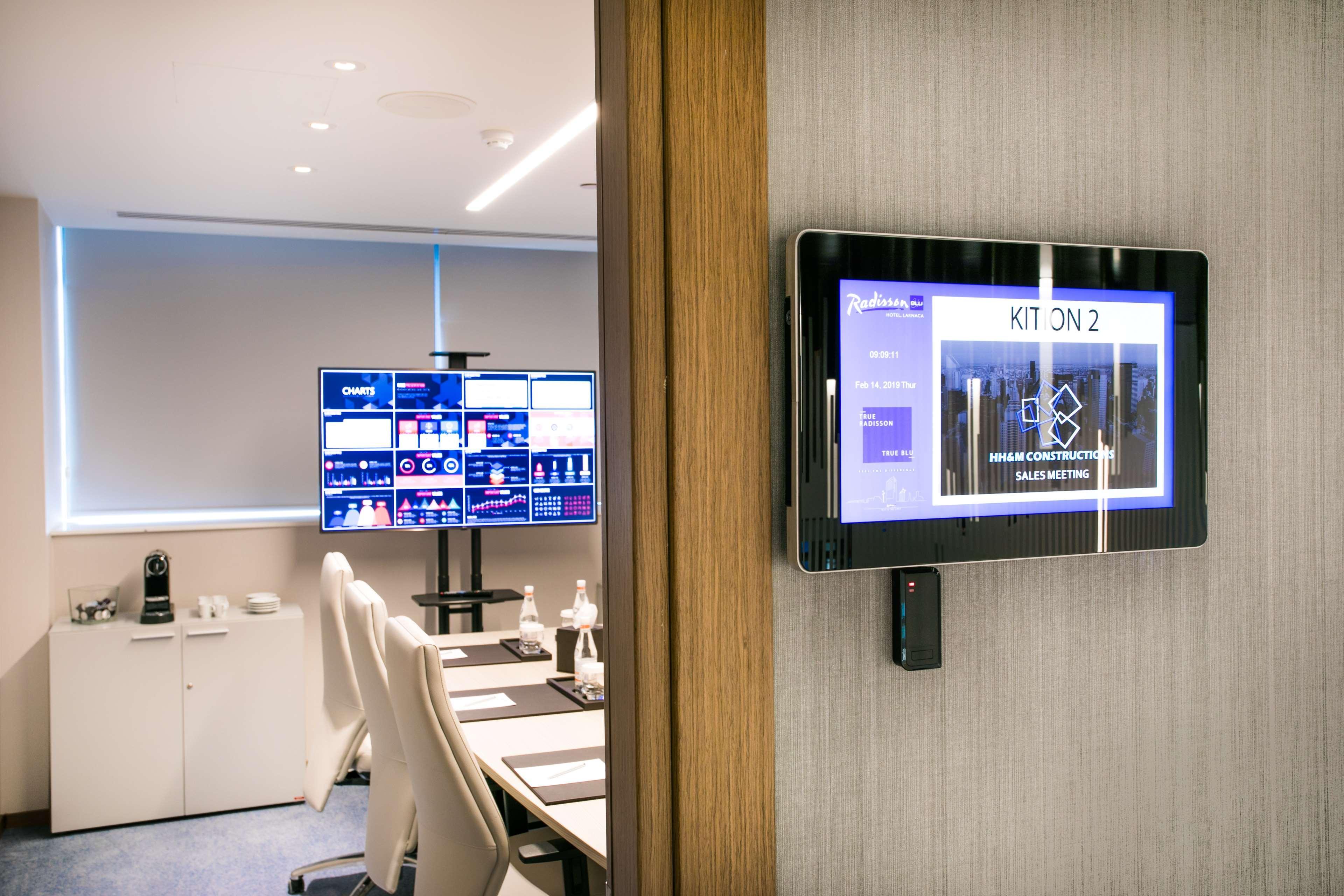 Radisson Blu Hotel, Larnaca Esterno foto A wall mounted video conferencing system